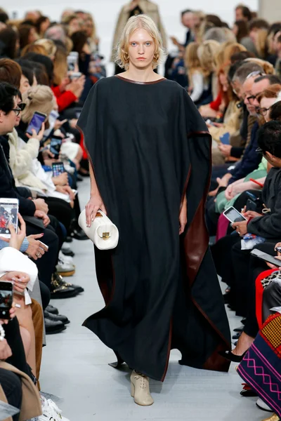 Look 15